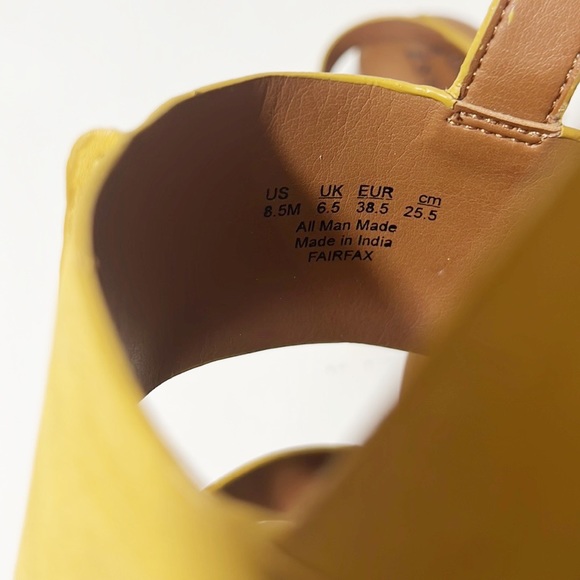 NATURALIZER Fairfax Sunset Yellow Faux Leather Sandals Size 8.5 - Picture 7 of 9